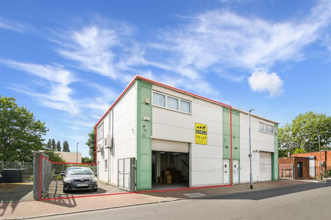 Light industrial to let in Lydden Grove, Earlsfield, London