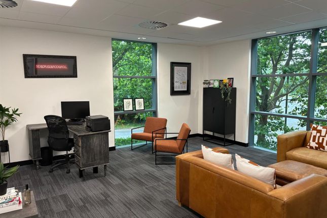 Thumbnail Office to let in First Floor, Eagle Point, 1 Little Park Farm Road, Segensworth, Fareham