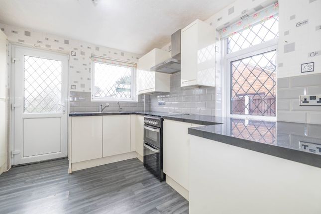 21, Hudson Close, Canterbury photo 3