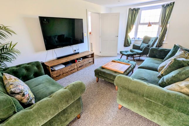 17, Dorset Down Crescent, Cullompton photo 2