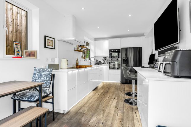2, Northaw Road East, Potters Bar photo 4