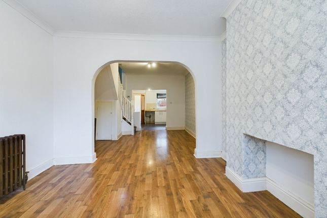 8, Avondale Crescent, Hull photo 2