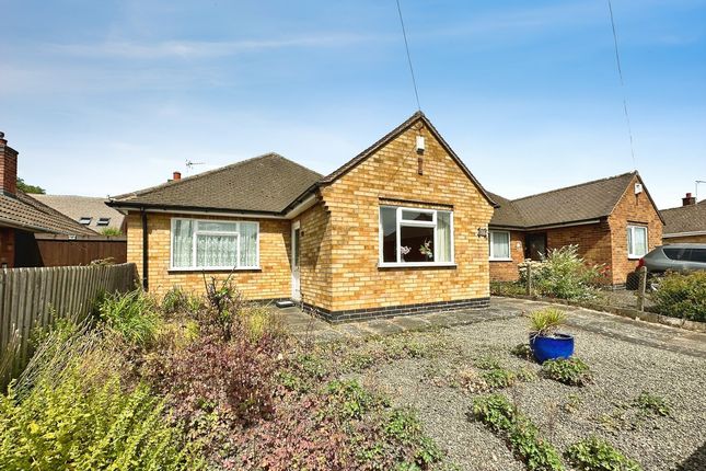 3-bed house on 35, Armson Avenue, Kirby Muxloe, £300,000