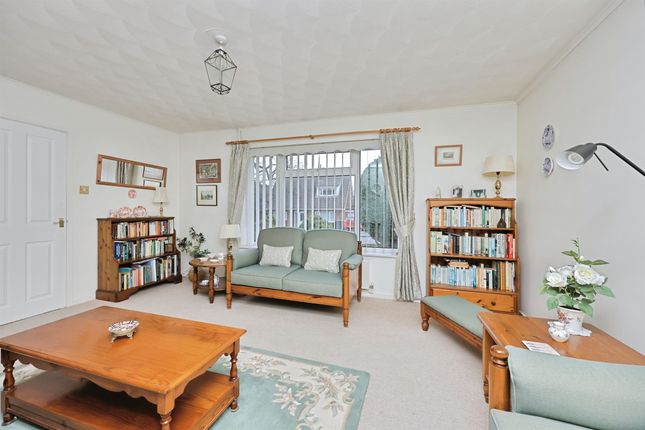 2, Larch Grove, Dereham photo 3