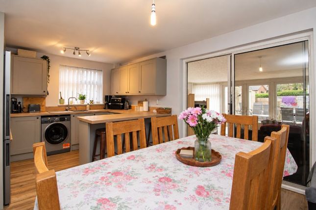 29, Carlton Crescent, Pontypridd photo 4
