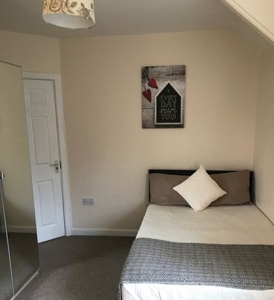 Thumbnail Room to rent in Hope Avenue, Goldthorpe