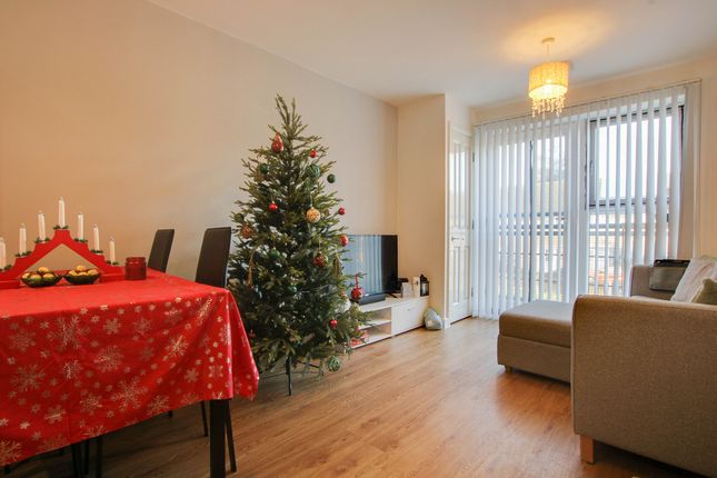 Flat for sale in Brook Mead, Basildon