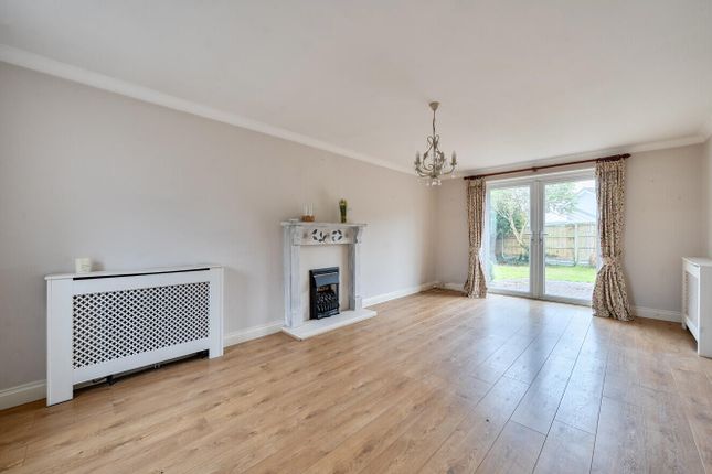 37, Meadow View, Cullompton photo 3