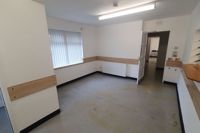 206, High Street, Tipton photo 4