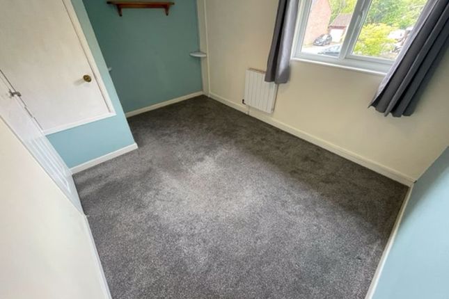 59, Chandos Close, Swindon photo 4