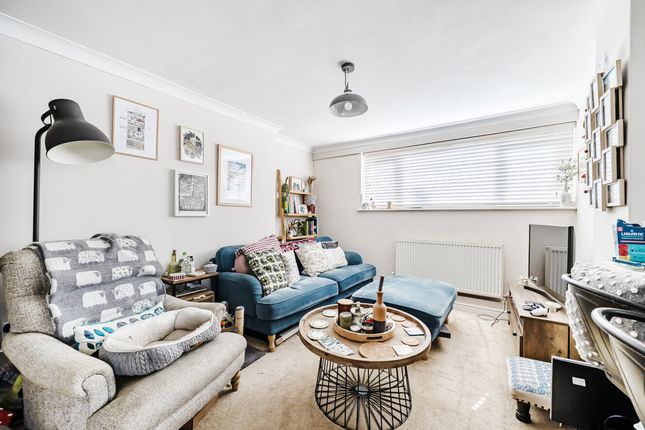 Flat 3 The Mews, 89, Lower Street, Pulborough photo 2