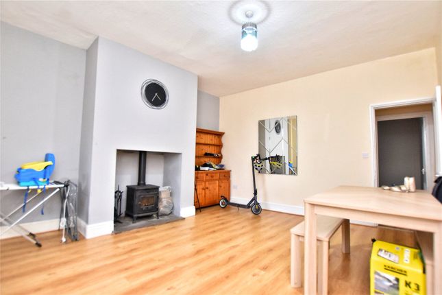 118, Newhey Road, Rochdale photo 4