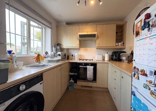 18, Banbury Close, Wokingham photo 2