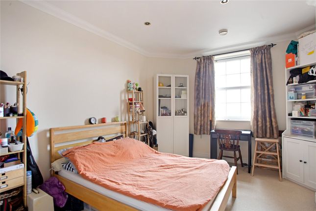 Flat for sale in Chapman Square, London