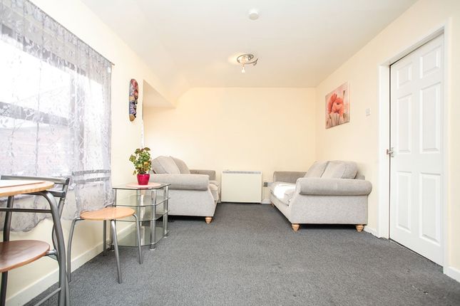 A 3 Regent Court, Leicestershire photo 4