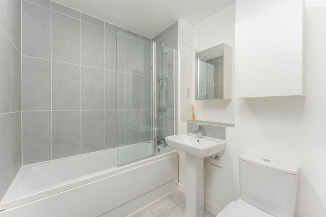 Flat for sale in Coxwell Boulevard, Colindale