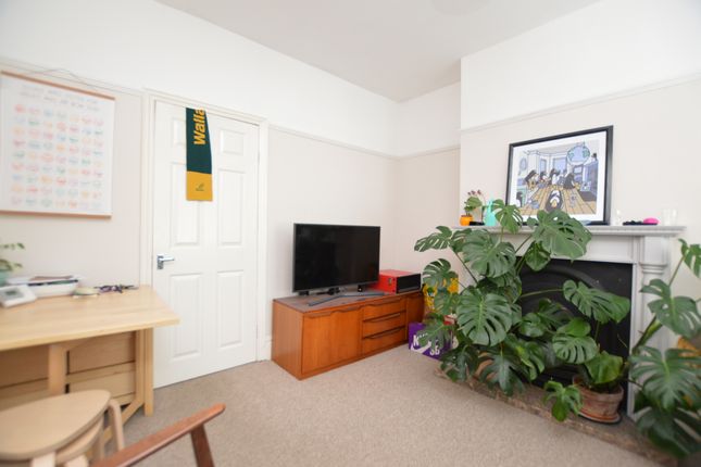 42, Sheffield photo 5