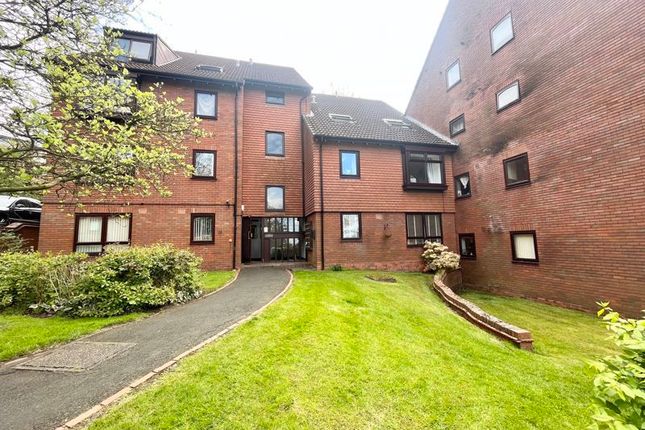 Thumbnail Flat for sale in Moncrieffe Close, Dudley