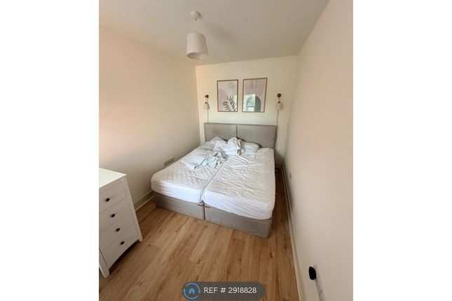 First Floor Flat, Norfolk Road, Reading photo 2