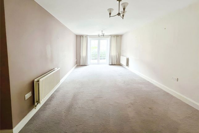 Flat for sale in Old Stafford Road, Cross Green, Wolverhampton, Staffordshire