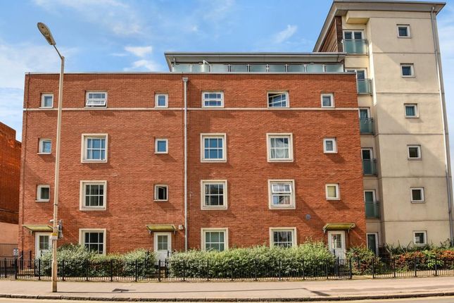 Thumbnail Duplex for sale in Malcolm Place, Reading, Berkshire