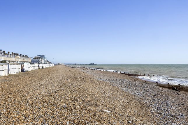 Flat Flat 31, Seabright, West Parade, Worthing photo 3