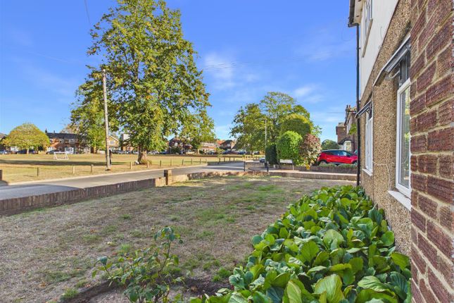 32, Burhill Road, Walton-On-Thames photo 2
