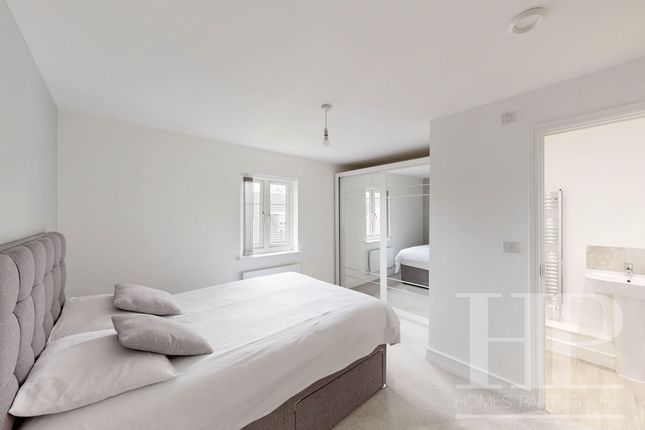 6 Bronte House Cornwell Avenue, Crawley photo 4