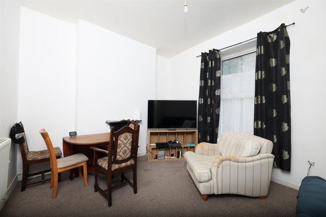 Flat for sale in Clifton Place, North Hill, Plymouth