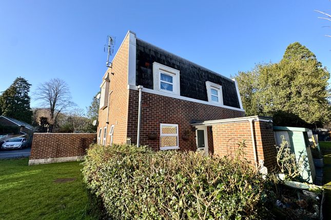 1-bed flat on Becketts, Becketts, Hartley Wintney, £225,000