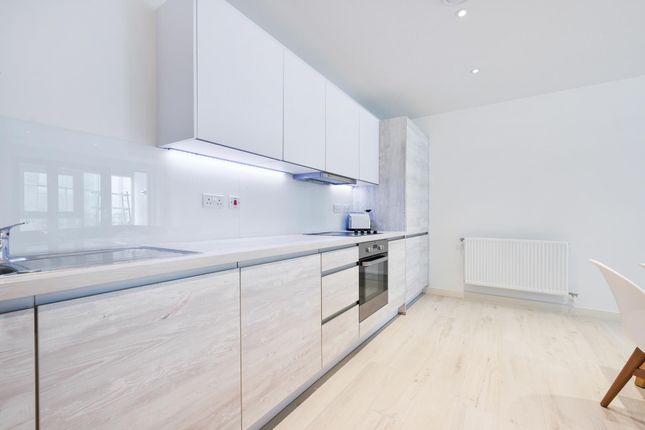 Apartment 404 Westgate House, Ealing Road, Brentford photo 4