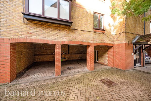 Flat for sale in Greyhound Road, Sutton