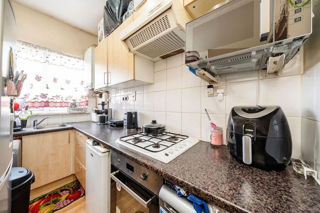 Gleneagle Road, LONDON photo 3