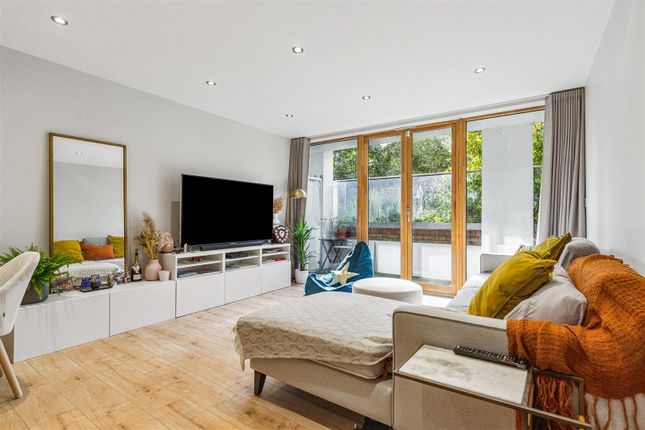 2-bed flat on Flat 1A, Albany Court, Spring Grove, London, £500,000