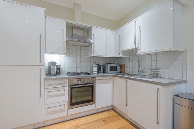 Flat 6, 1, The Keep, Surrey photo 2