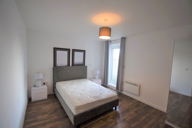 Flat to rent in Stoke Road, Slough