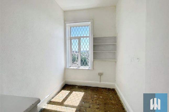 15, Cowcliffe Hill Road, Huddersfield photo 5