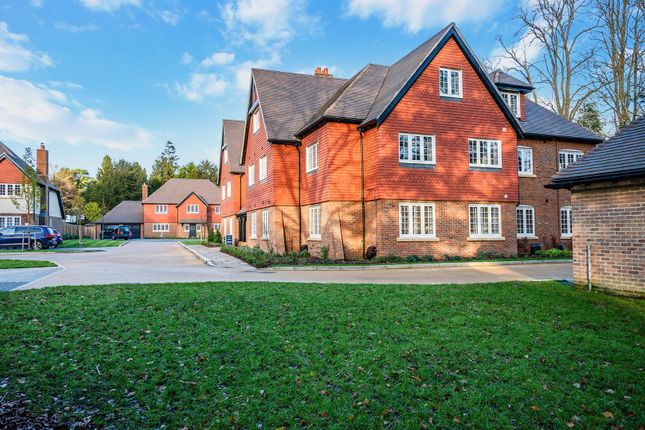 Flat for sale in De Clare Court, Merston Manor, Chequers Lane, Walton On The Hill