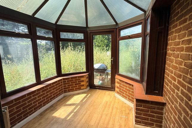 Rose Cottage, Lower Rainham Road, Rainham, Gillingham photo 4
