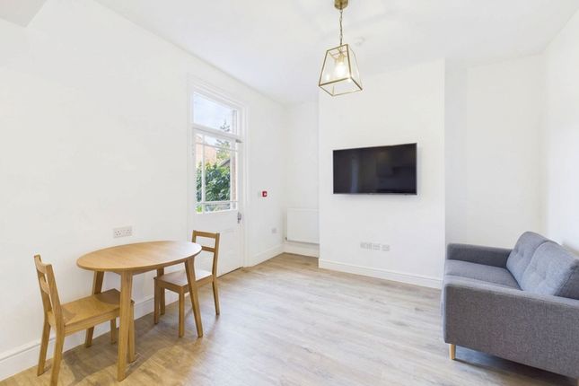 Room 6, 8 St. Michaels Square, Gloucester photo 5