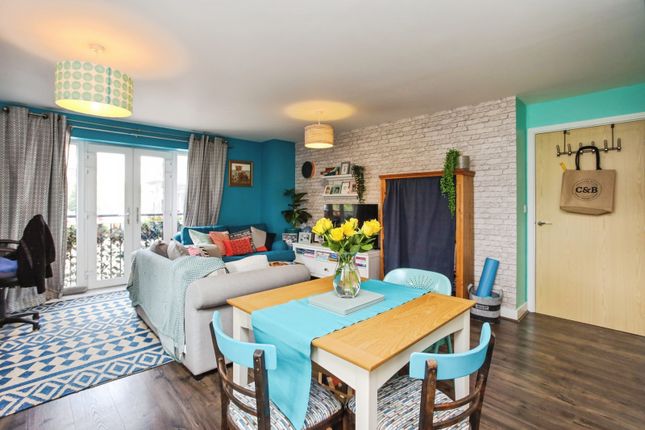 Flat 27, Waterway House,, Medway Wharf Road, Kent photo 4