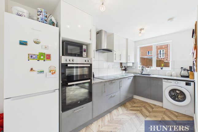 34, Neptune Drive, Bridlington photo 2