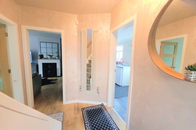 8, Kingsley walk, Chadwell-St-Mary photo 2
