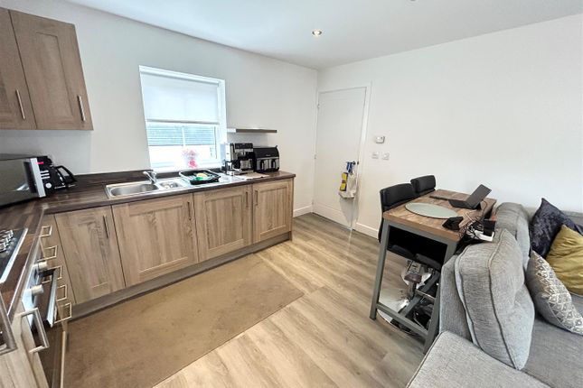 19, Cilgant Ceinwen, Cwmbran photo 3