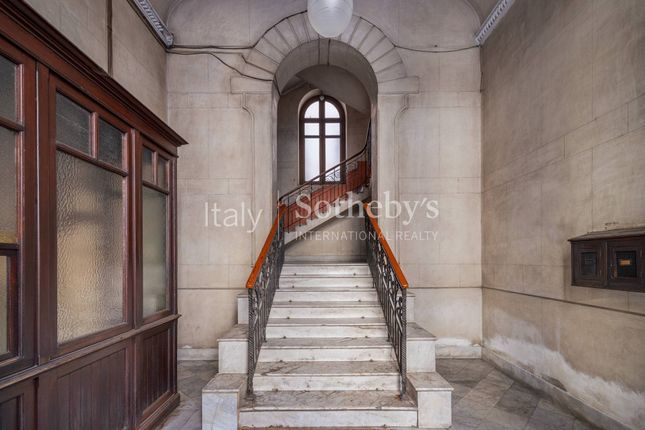 Apartment for sale in Via Mariano Stabile, Palermo, Sicilia