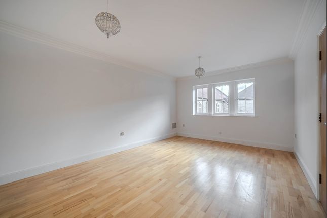 15, Micklethwaite Steps, UK photo 4
