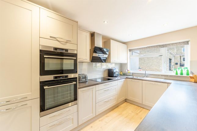 15, Manor Valley, Weston-Super-Mare photo 3