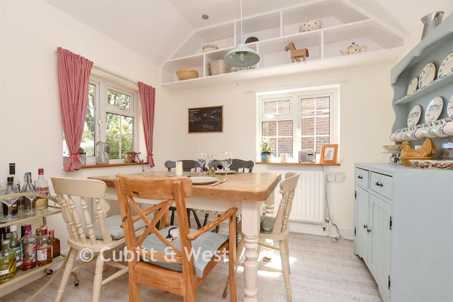 8, Arbutus Close, Redhill photo 3