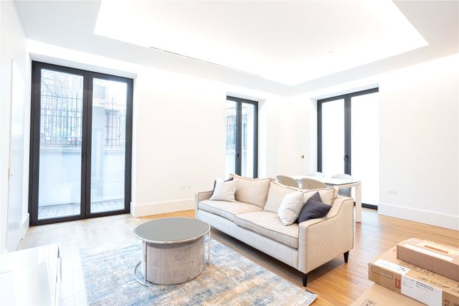 Apartment 2, 2, Lancer Square, London photo 5