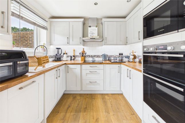 Lynwood Drive, Camberley photo 4